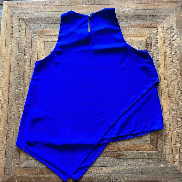 Blue blouse with asymmetrical detail - Picture 2 of 4